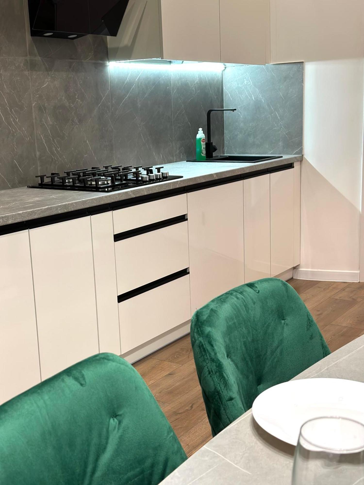 Romantic Apartments - In The Center Of Lviv , King-Size Bed Εξωτερικό φωτογραφία